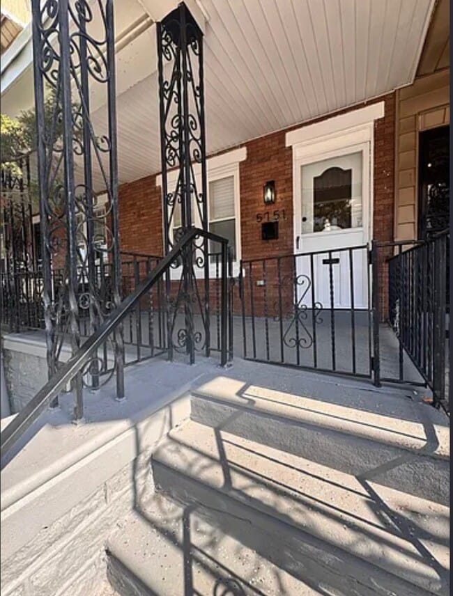 Building Photo - 5751 Walton Ave