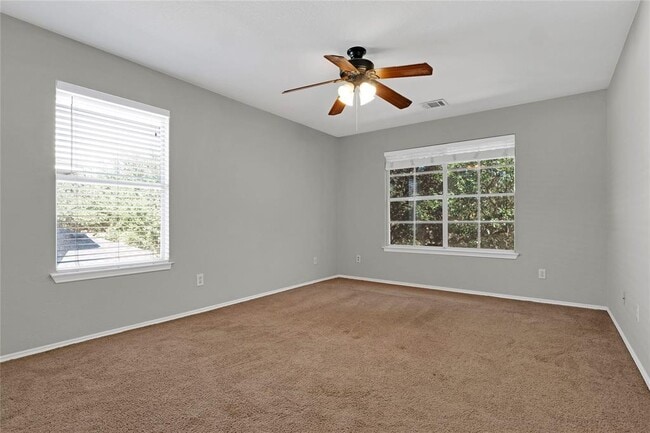 Building Photo - 3007 Rainy River Dr