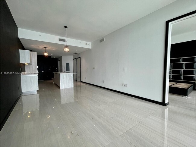 Building Photo - 480 NE 31st St