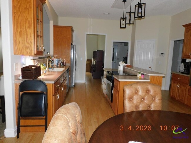 Building Photo - 214 Spanish Trail