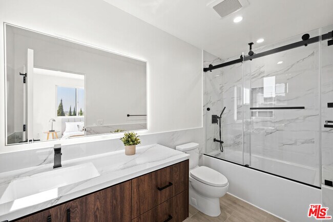 Building Photo - 1959-1952 Preuss Rd