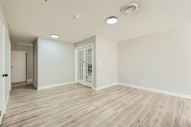 Building Photo - STUNNINGLY REMODELED Single Story Home wit...