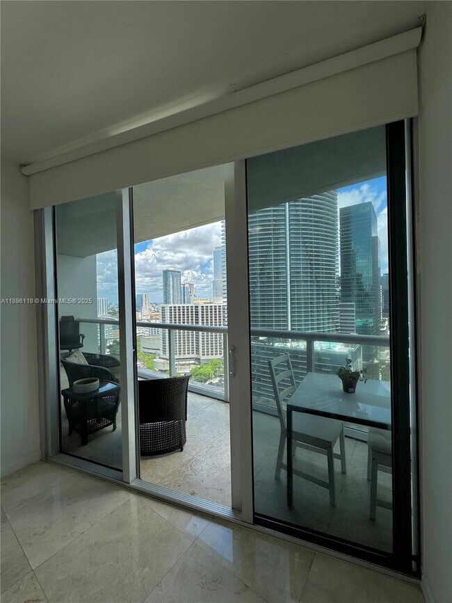 Building Photo - 475 Brickell Ave