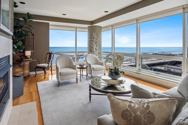 Building Photo - 445 E North Water St