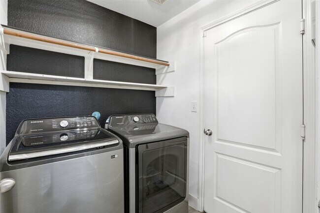 Building Photo - 14410 Long Meadow Dr