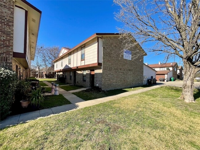 Building Photo - 3051 Olympia Dr