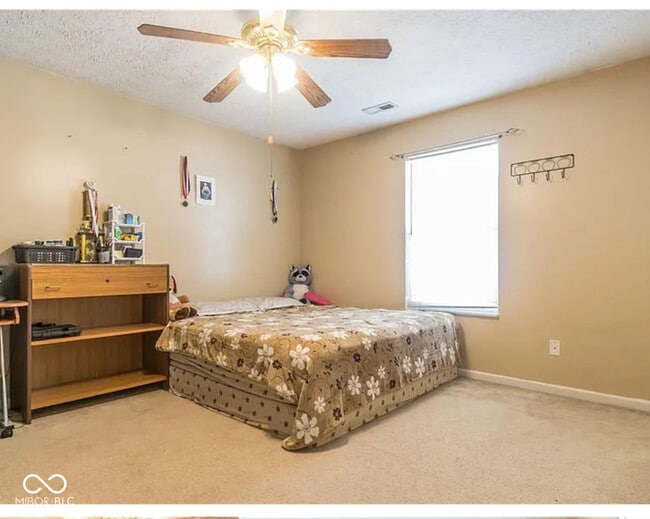 Building Photo - 113 Gazebo Dr