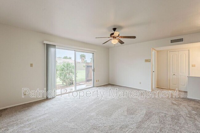 Building Photo - 5622 E Voltaire Ave