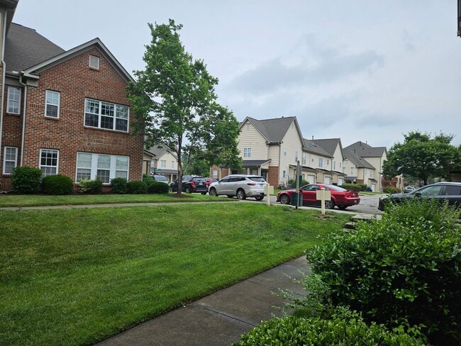 Building Photo - Fantastic Brier Creek 2br / 2.5ba Townhome! Avail Now!