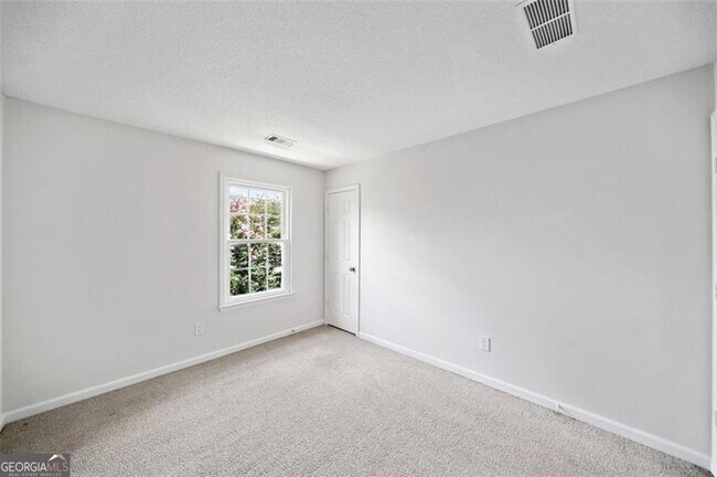 Building Photo - 1636 Heyford Cir