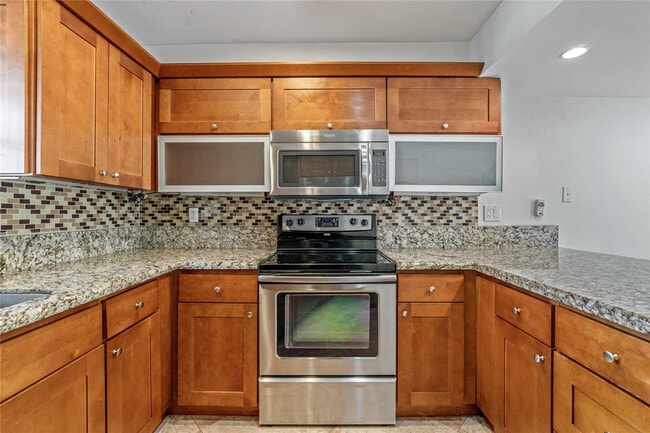 Building Photo - 167 NW 115th Terrace