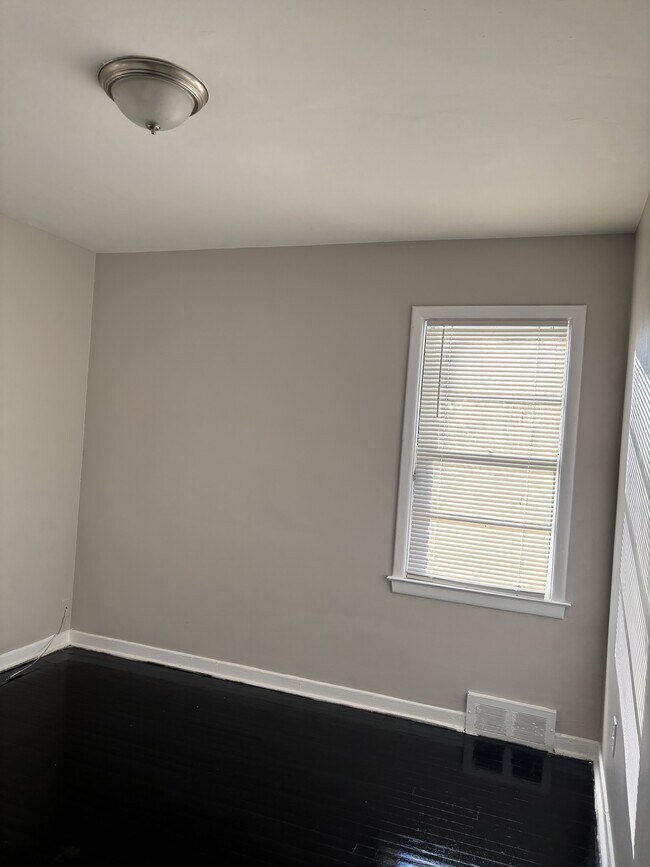 Building Photo - 8064 Suzanne Ave