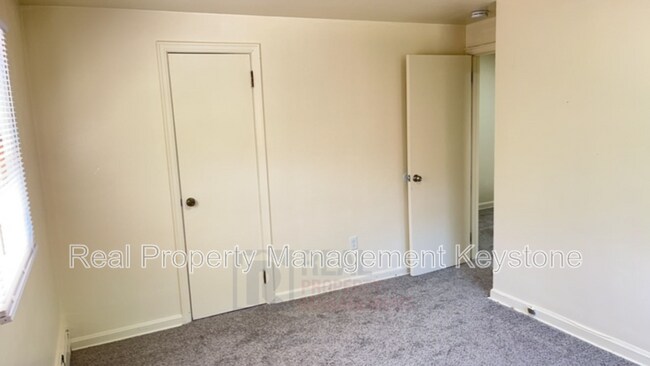 Building Photo - 305 Greenlee Rd