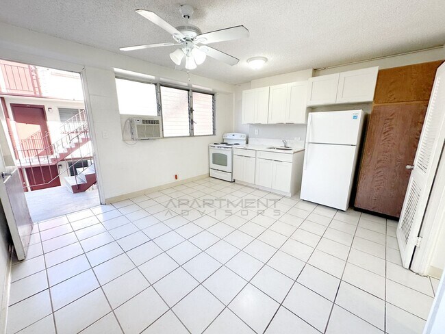 Building Photo - 2541 Kuhio Ave-301