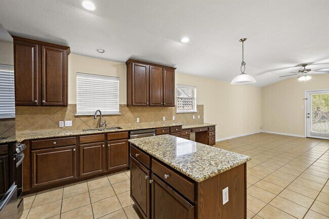 Building Photo - 2421 Chimney Rock Rd