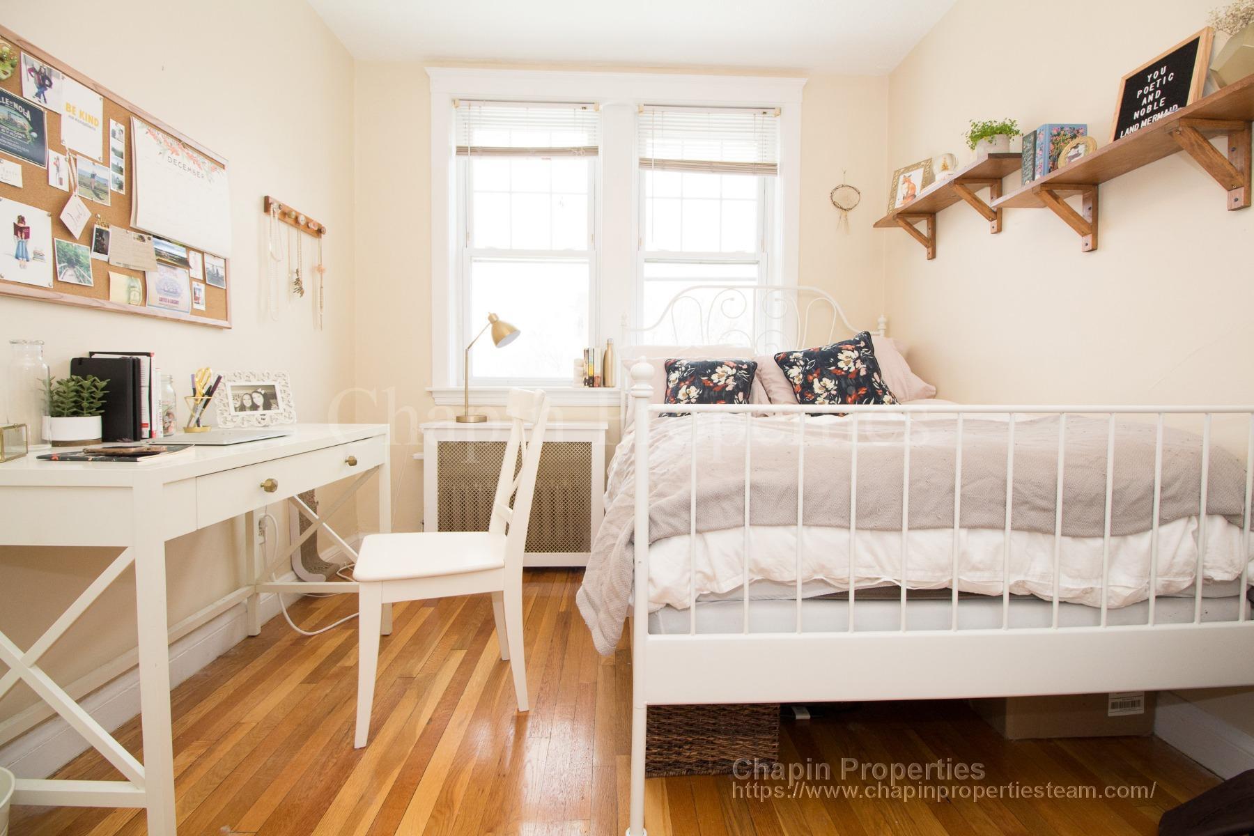 Building Photo - 187 Kent St