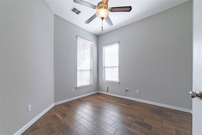 Building Photo - 206 Cartwheel Bend