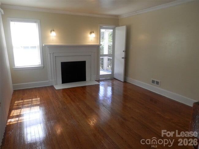 Building Photo - 1701 Washington Ave