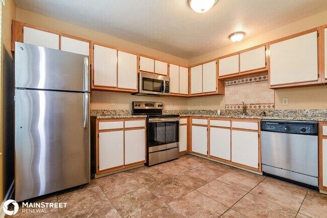 Building Photo - 5101 Emmert Dr, Indianapolis, IN 46221