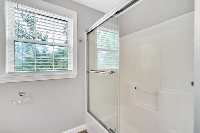 Building Photo - 74 Juniper Ln