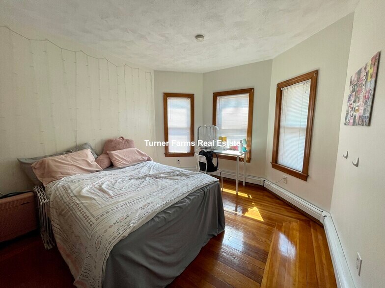 Building Photo - 290 Boston Ave