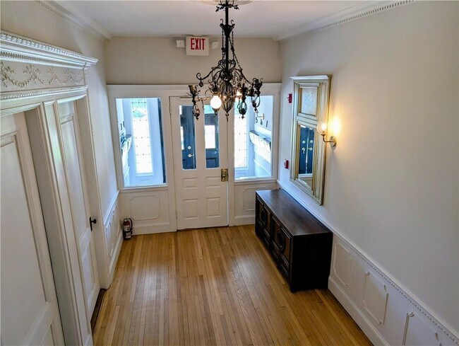 Building Photo - 412 Bellevue Ave