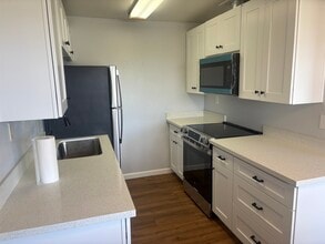 Building Photo - 7409 Hill Ave