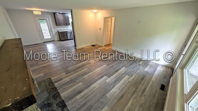 Building Photo - Beautiful Private Ranch House - Stream, Ya...