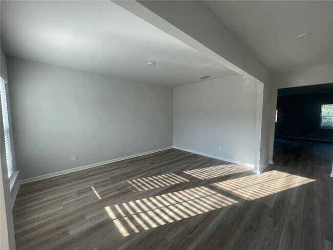 Building Photo - 3156 Morgan Hill Dr SE