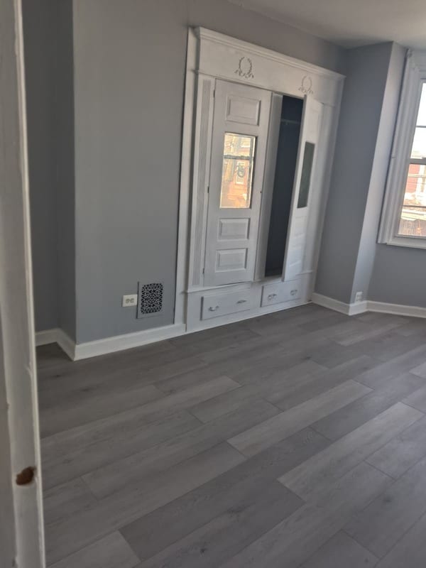 Building Photo - 728 E Ontario St