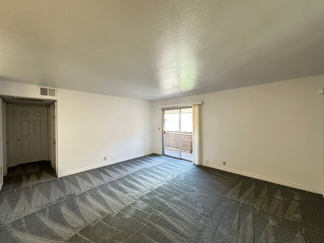 Building Photo - 4340 Sandy River Dr