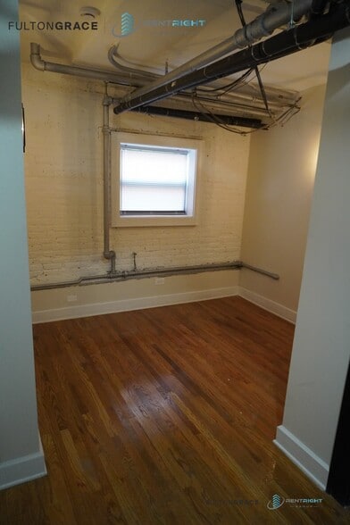 Building Photo - 1700-1710 W Albion