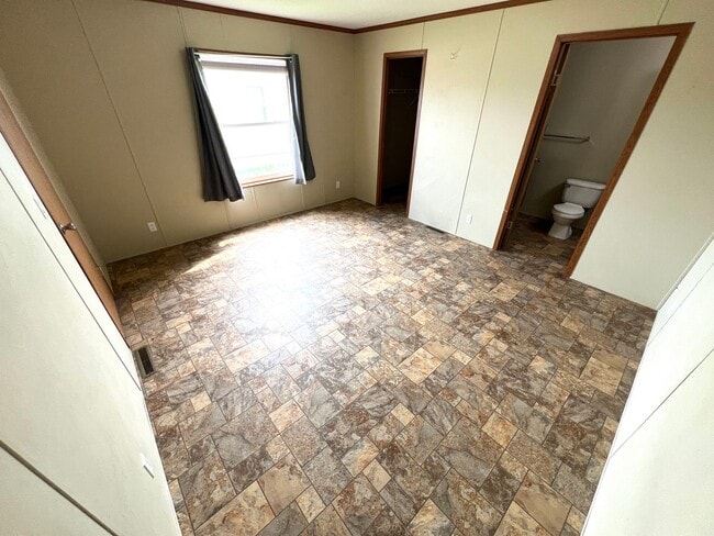 Building Photo - Pet Friendly 3 Bed 2 Bath Mobile Home in t...