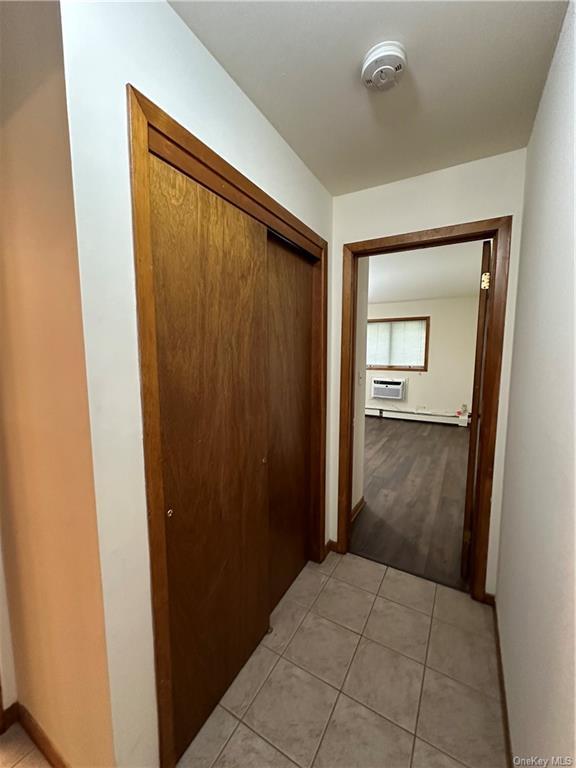 Building Photo - 6 Cedar Ln