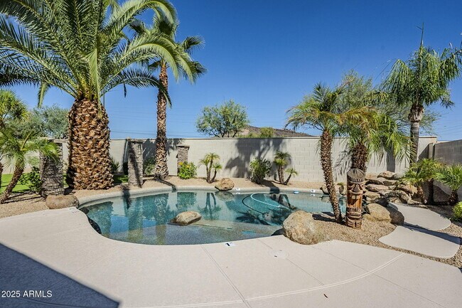 Building Photo - 2910 W Donatello Dr