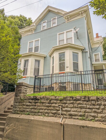 Primary Photo - 30 Conklin St