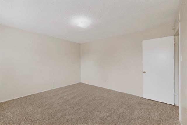 Building Photo - 703 E Shady Grove Rd