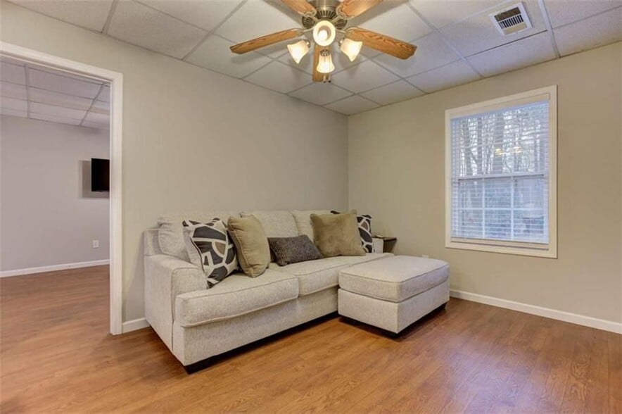 Building Photo - 2535 Hickory Rd