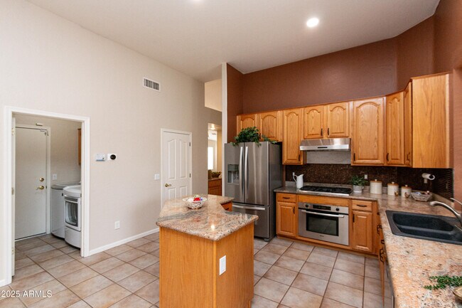 Building Photo - 6321 W Linda Ln