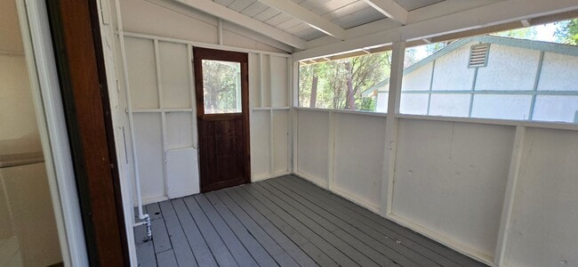 Building Photo - 13038 Squirrel Creek Rd