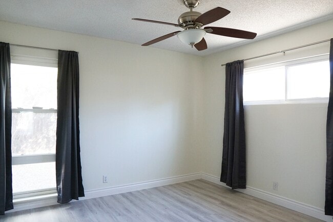 Building Photo - 39220 Karen St