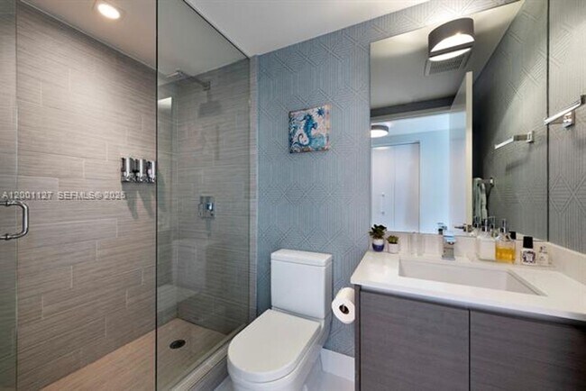 Building Photo - 300 Sunny Isles Blvd