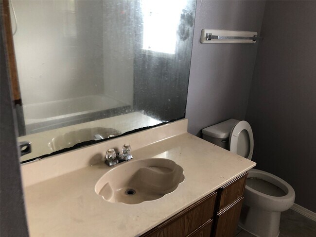 Building Photo - 12427 Chalmette St