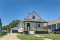 Building Photo - Updated South Omaha Home with Oversized Garage