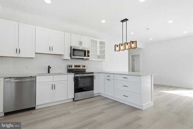 Building Photo - 96 Elderberry Dr