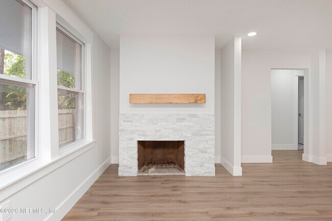 Building Photo - 4308 Worth Dr E