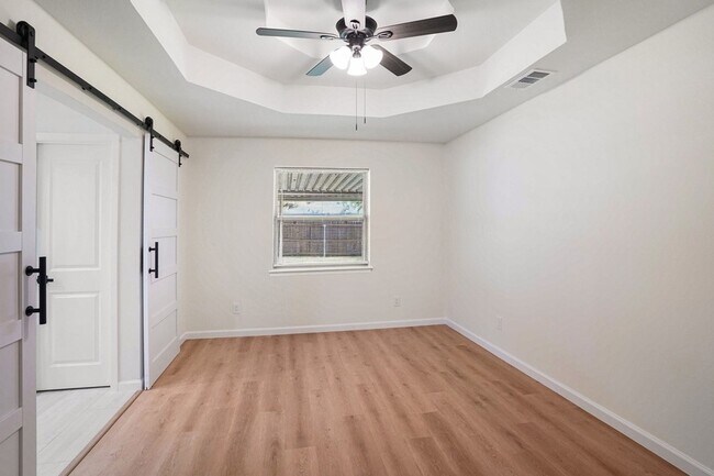 Building Photo - 772 Hampshire Dr