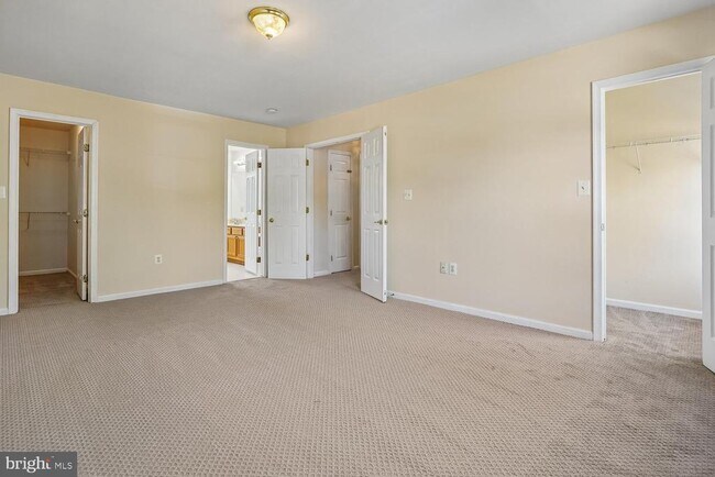 Building Photo - 14677 Cloverdale Rd