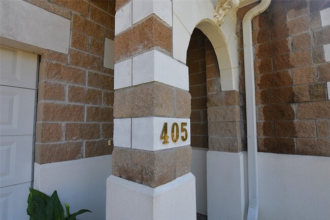 Building Photo - 405 Mc Kinney Ln
