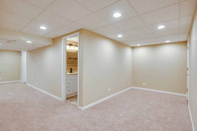 Building Photo - 3631 Falkner Dr